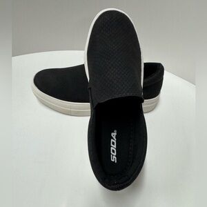 Soda Hike Platform Slip-On Sneakers, Black Cobra, size 7
